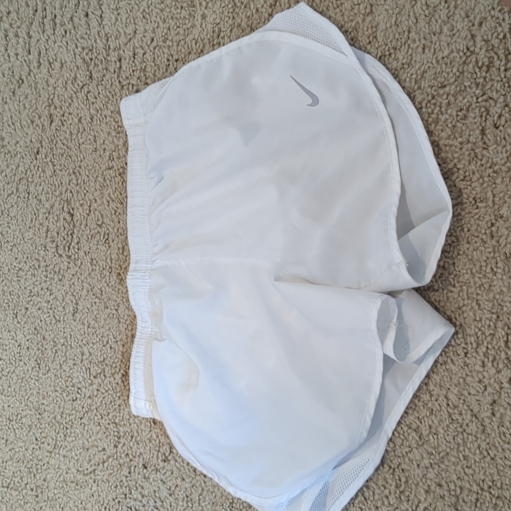 Size kids medium - White athletic Nike shorts